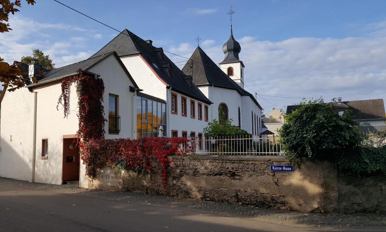 Ferienwohnung Altes Pfarrhaus Mit Flair Und Moselblick Brauneberg Exterior photo
